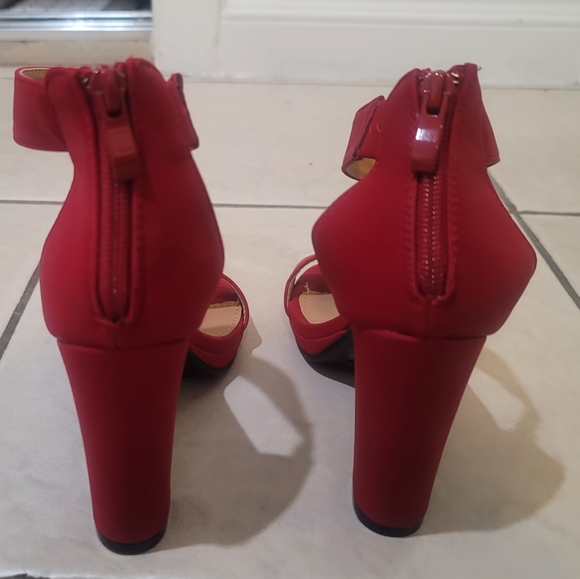 Red ankle strap chunky heel (suede) - Picture 2 of 5